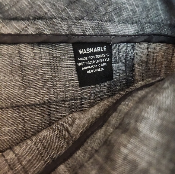 Larry Levine Petite Stretch Size P10 Gray Shorts - Picture 5 of 7